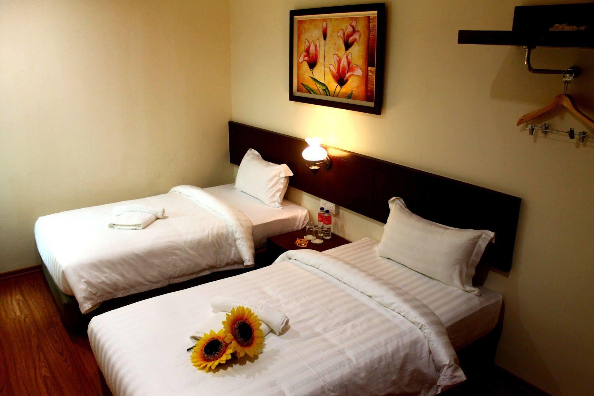 906 Riverside Hotel Malacca Eksteriør billede