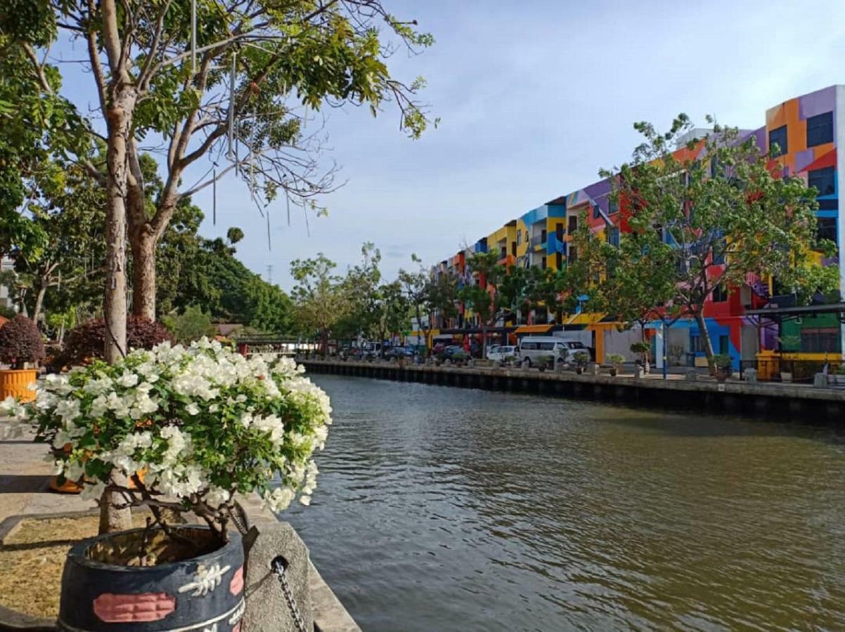 906 Riverside Hotel Malacca Eksteriør billede