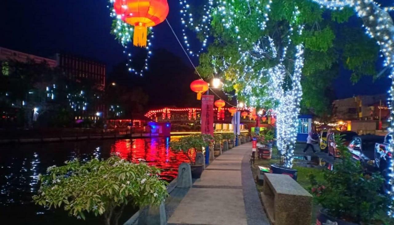 906 Riverside Hotel Malacca Eksteriør billede